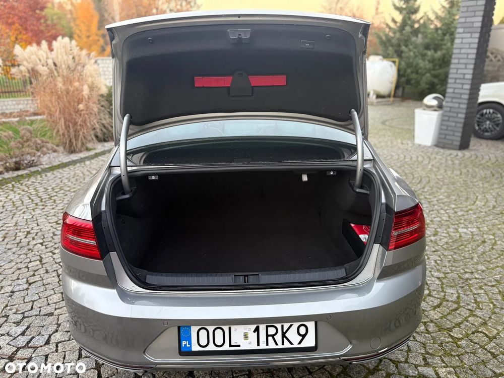 Volkswagen Passat 2.0 TDI Bi-Turbo BMT 4Mot Highline DSG - 17