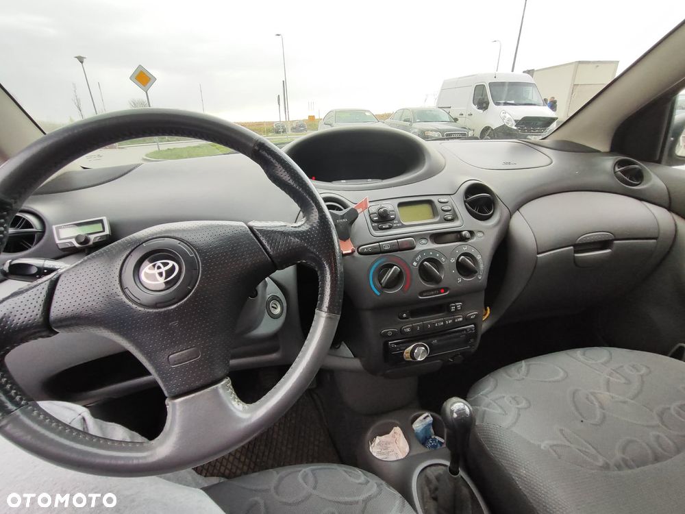 Toyota Yaris 1.3 Luna - 8