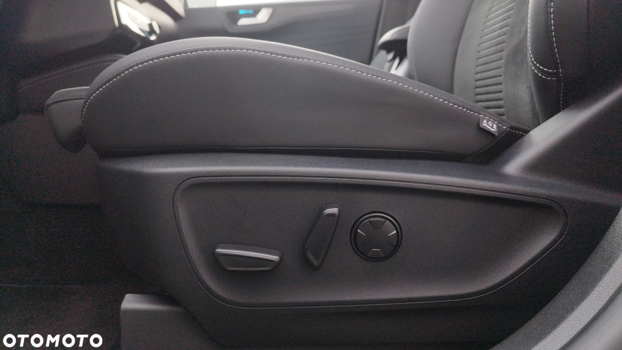 Ford Kuga - 25