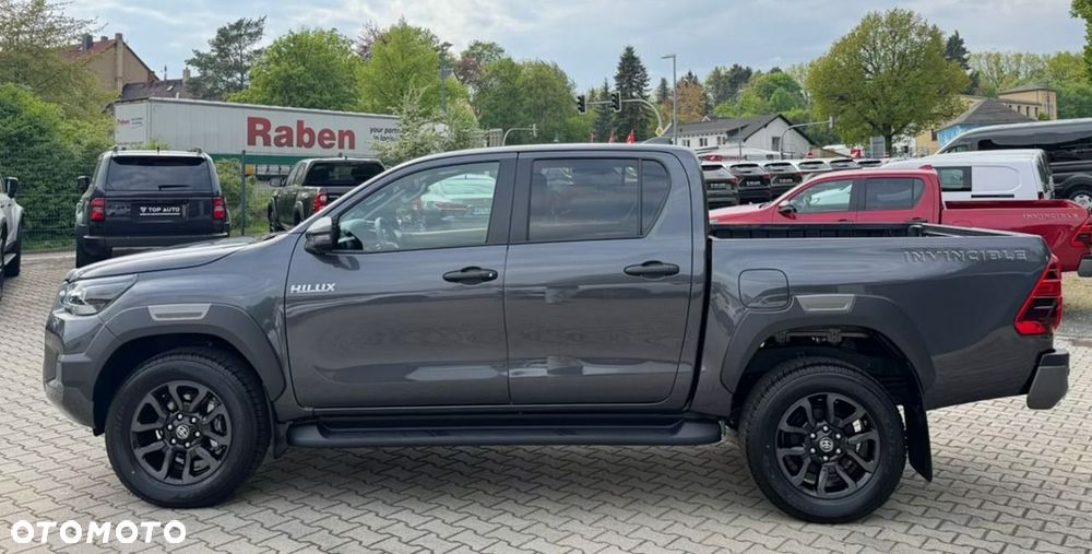 Toyota Hilux - 2