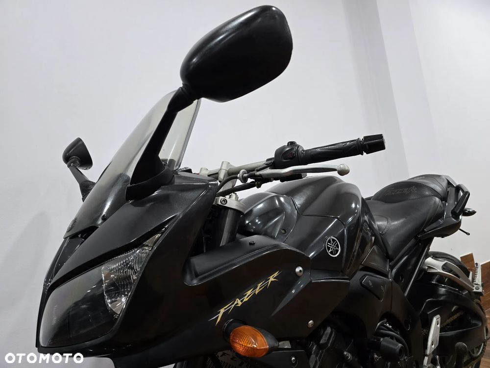 Yamaha FZ - 17