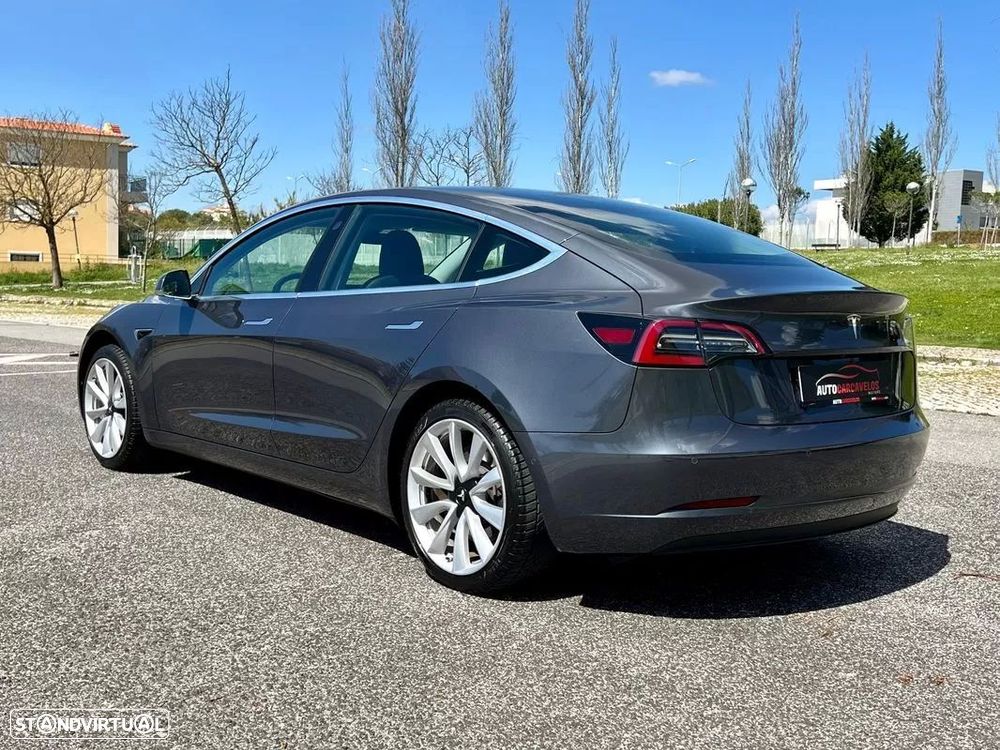 Tesla Model 3 - 7