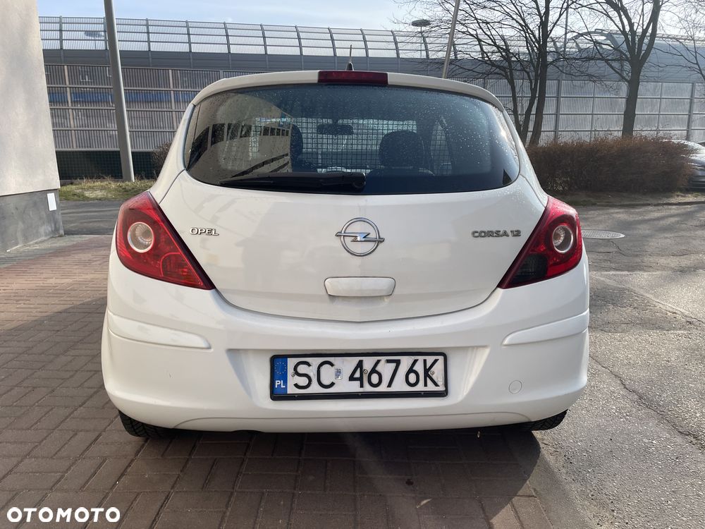 Opel Corsa 1.2 16V Essentia - 12