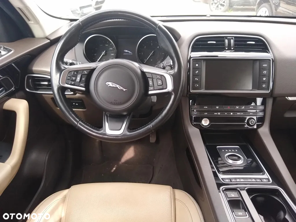 Jaguar F-Pace 2.0 i4D AWD Prestige - 9