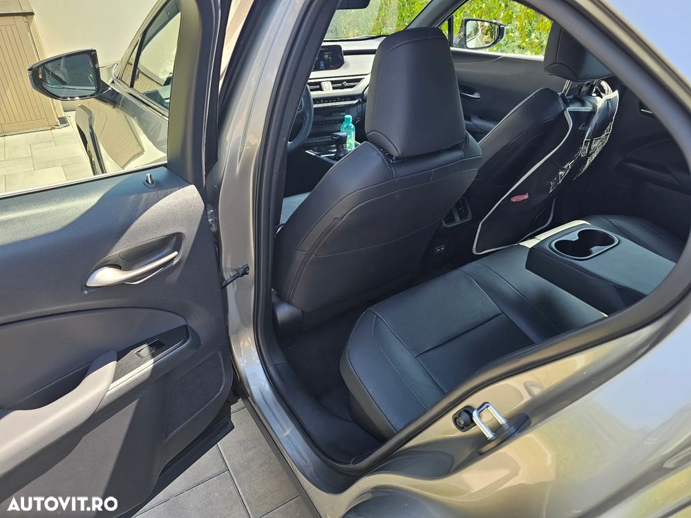 Lexus UX 250h Luxury Line - 11