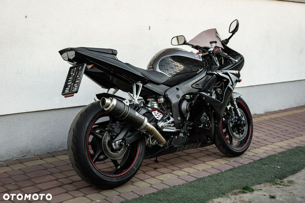 Yamaha R6 - 4