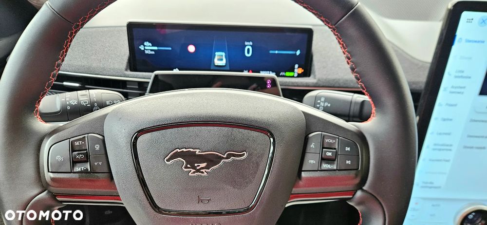 Ford Mustang Mach-E 88 kWh AWD Premium - 29
