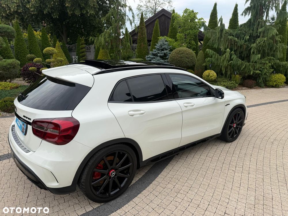 Mercedes-Benz GLA 45 AMG 4Matic 7G-DCT - 17