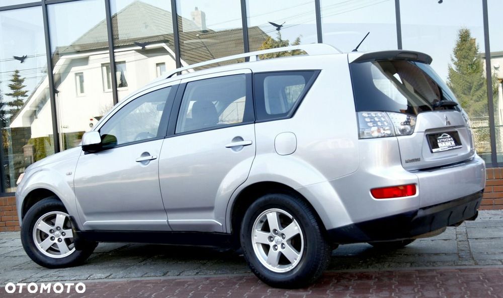 Mitsubishi Outlander - 8