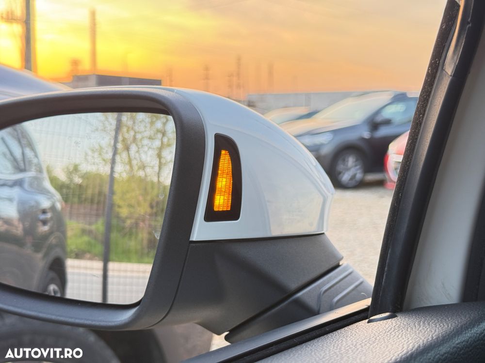 Volkswagen Golf 1.5 eTSI ACT DSG MHEV Style - 22