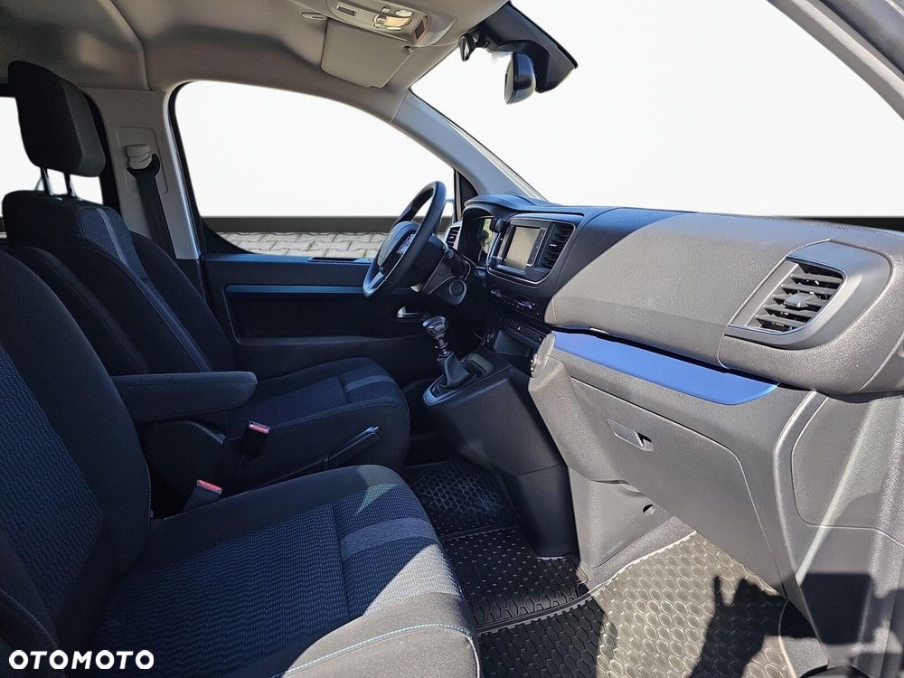 Peugeot Traveller - 31