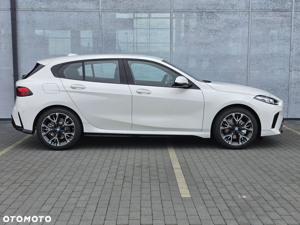 BMW Seria 1 120 mHEV - 9