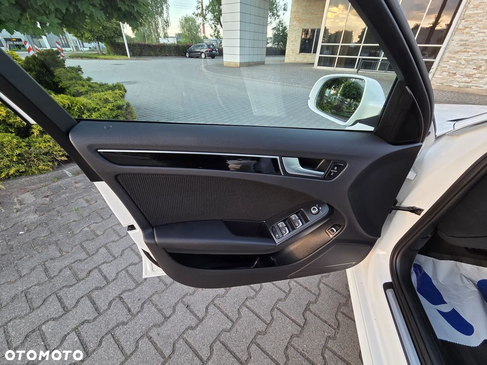 Audi A4 Avant 2.0 TDI DPF clean diesel quattro S tronic S line Sportpaket - 18