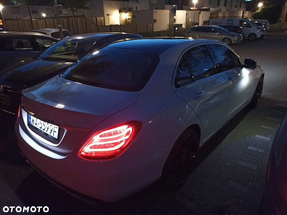 Mercedes-Benz Klasa C 300 7G-TRONIC - 24