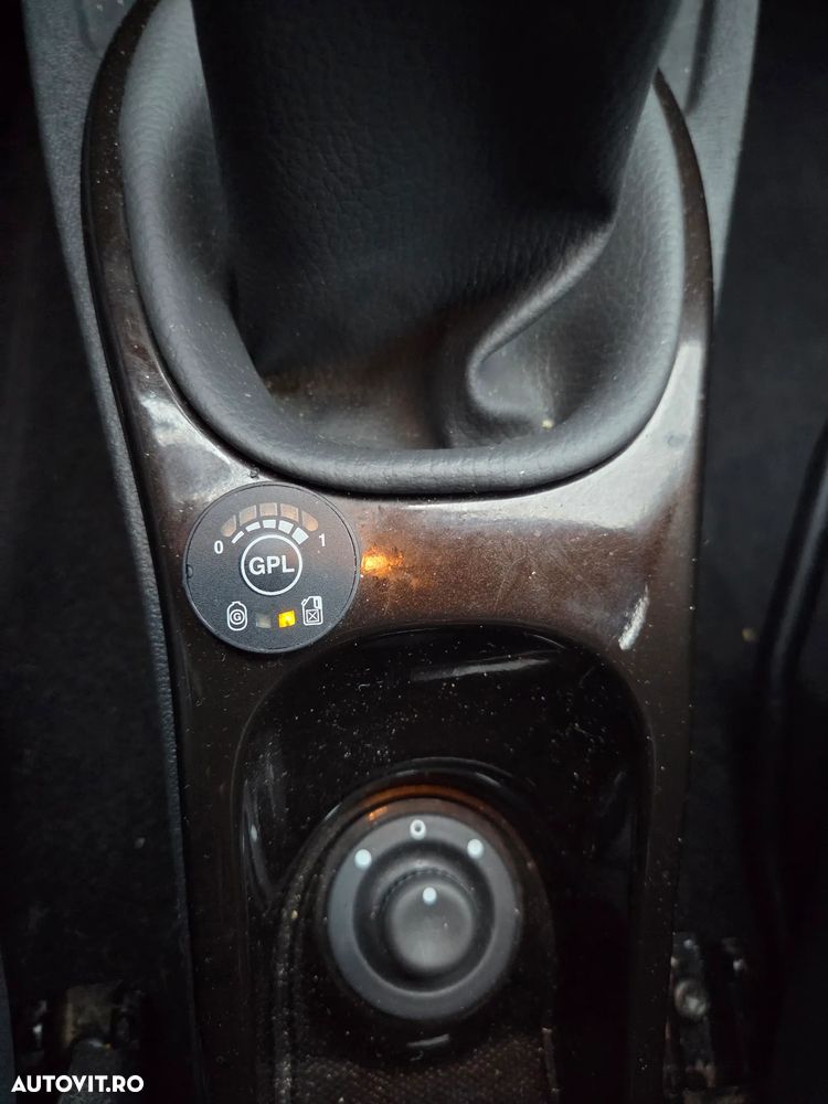 Dacia Duster 1.6 4x2 Prestige - 8