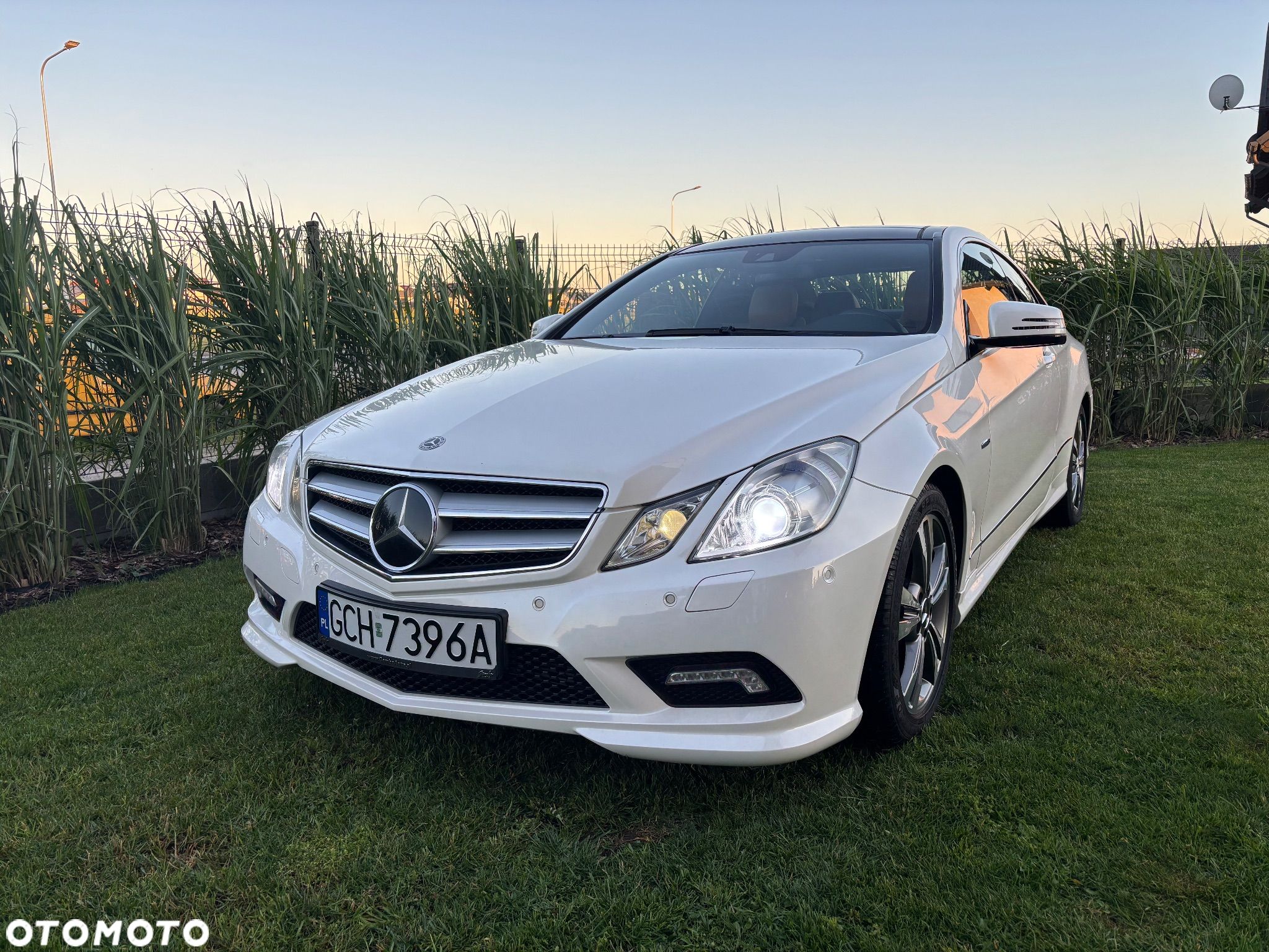 Mercedes-Benz Klasa E 250 CGI Coupe BlueEFFICIENCY Automatik Avantgarde - 1