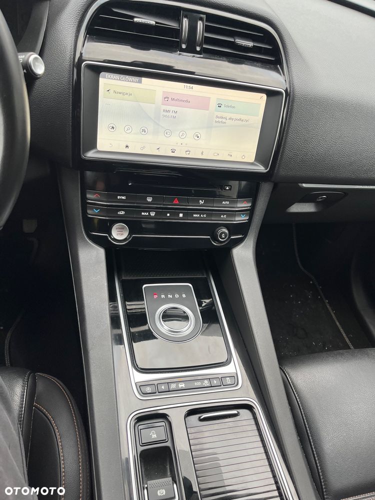 Jaguar F-Pace - 11
