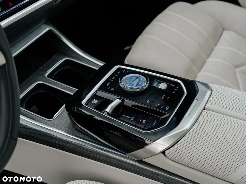 BMW Seria 7 740d xDrive - 10