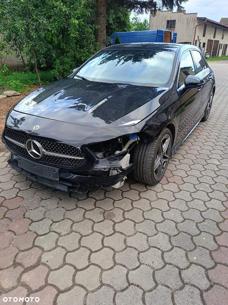 Mercedes-Benz Klasa A 200 AMG Line 7G-DCT - 2