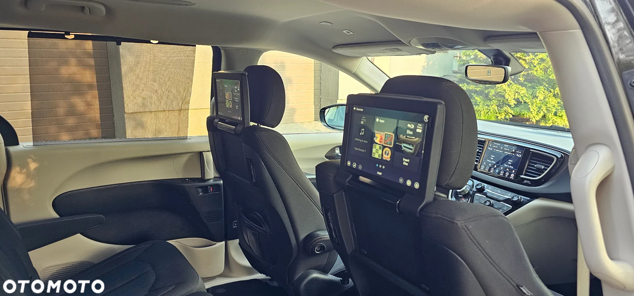Chrysler Pacifica - 18