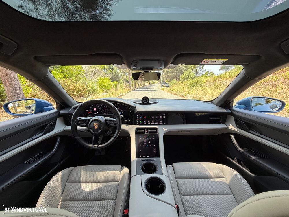 Porsche Taycan Cross Turismo Turbo - 26