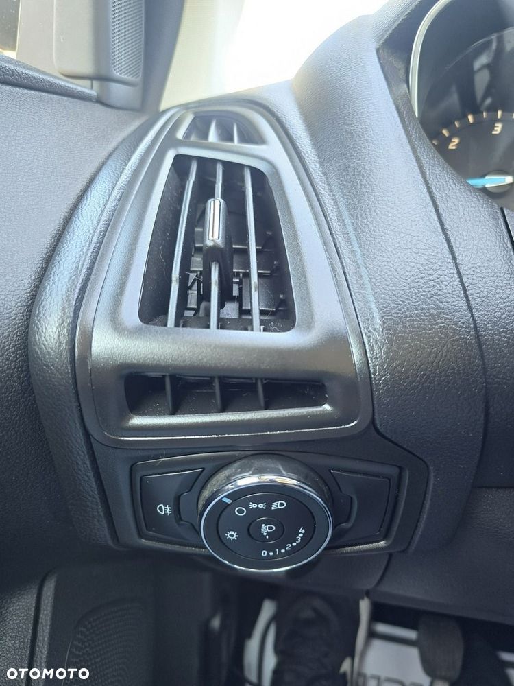 Ford Focus - 36