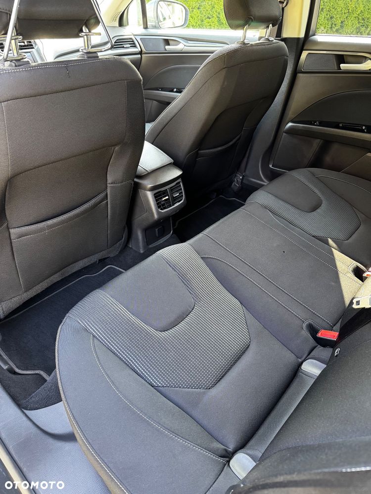 Ford Mondeo ver-2-0-hybrid-titanium - 10