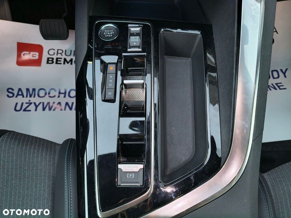 Peugeot 3008 1.2 PureTech Allure S&S EAT8 - 19