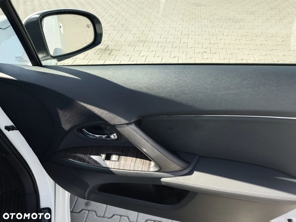 Toyota Avensis 1.8 Premium - 16