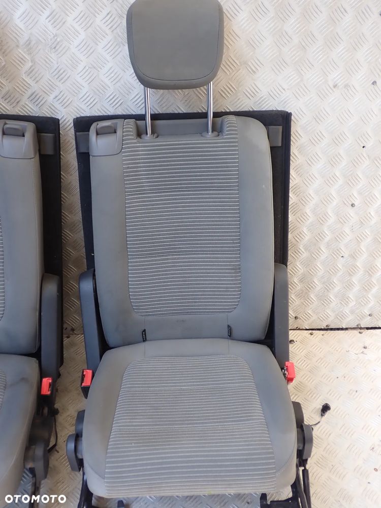 VOLKSWAGEN SHARAN 7N0 2013 ROK FOTELE 2 I 3 RZĄD MATERIAŁ ZESTAW - 2