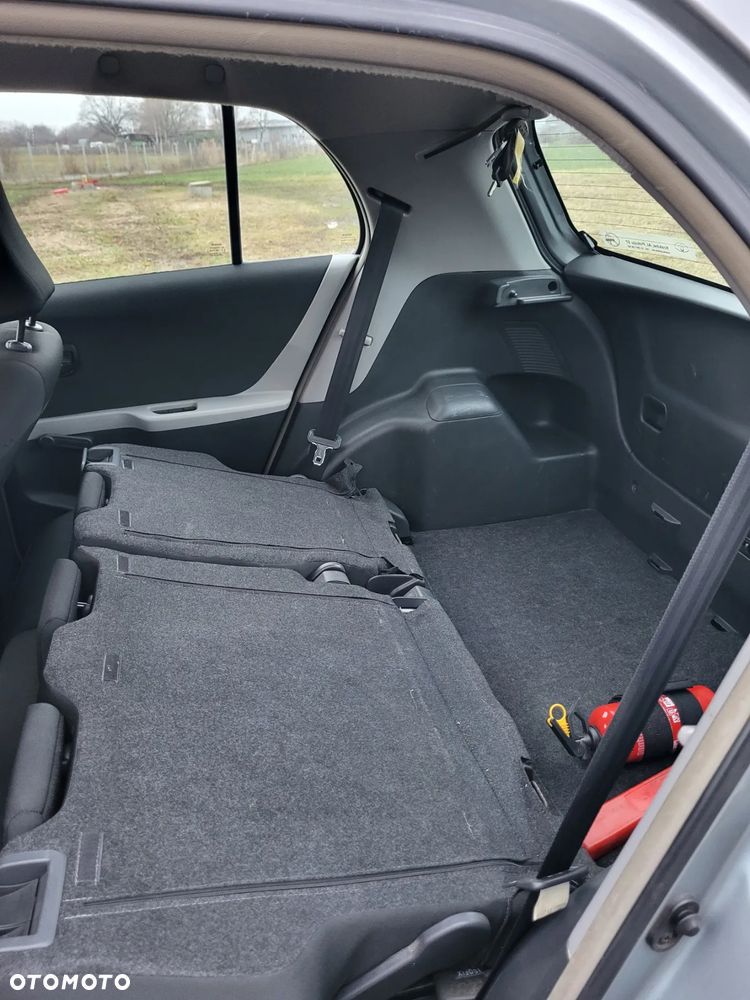 Toyota Yaris - 24