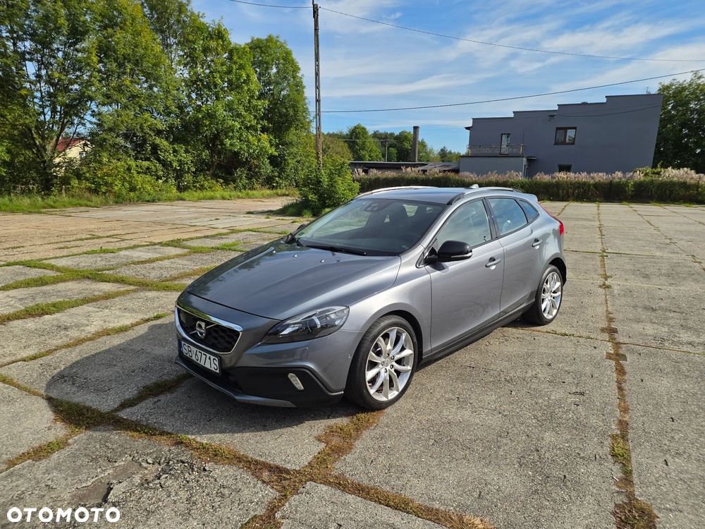 Volvo V40 Cross Country - 1