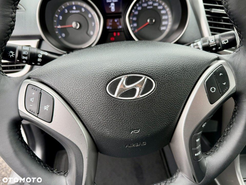 Hyundai i30 blue Kombi 1.6 GDi Passion - 22