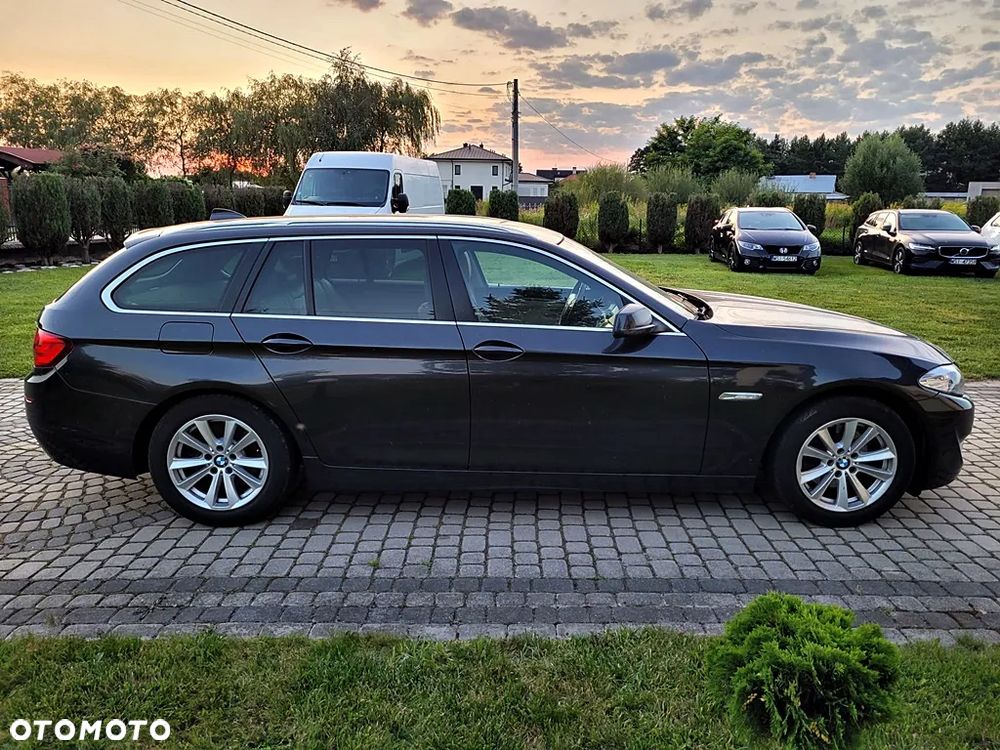 BMW Seria 5 520d Touring Luxury Line - 7