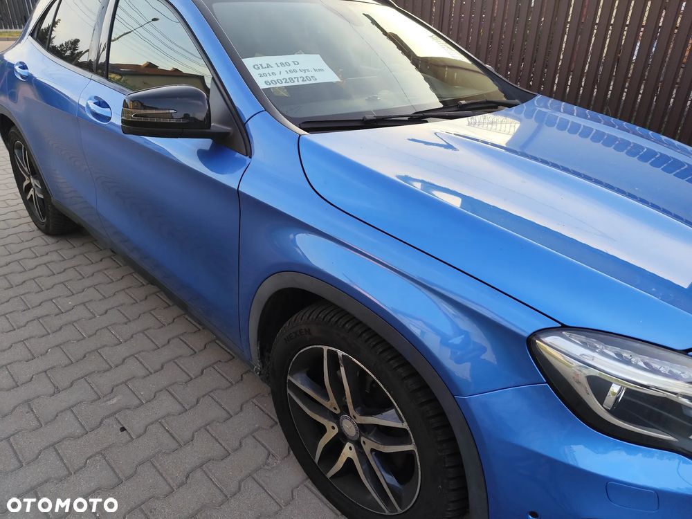 Mercedes-Benz GLA - 2