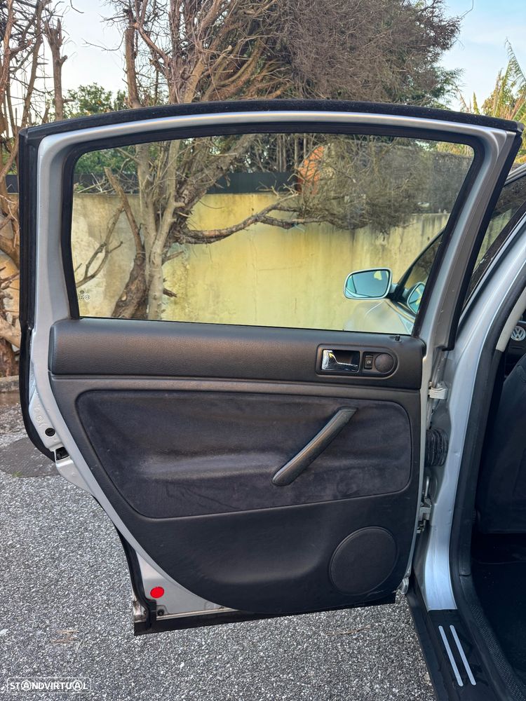 VW Passat 1.9 TDi Trendline - 9