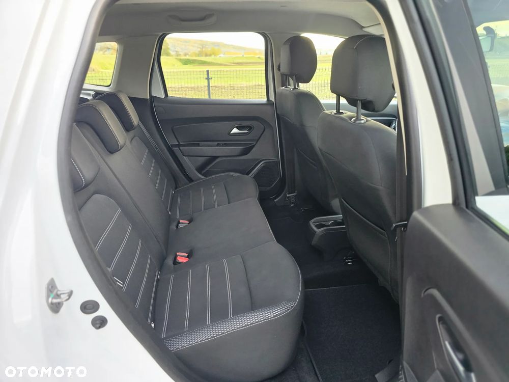 Dacia Duster SCe 115 4x2 Celebration - 17