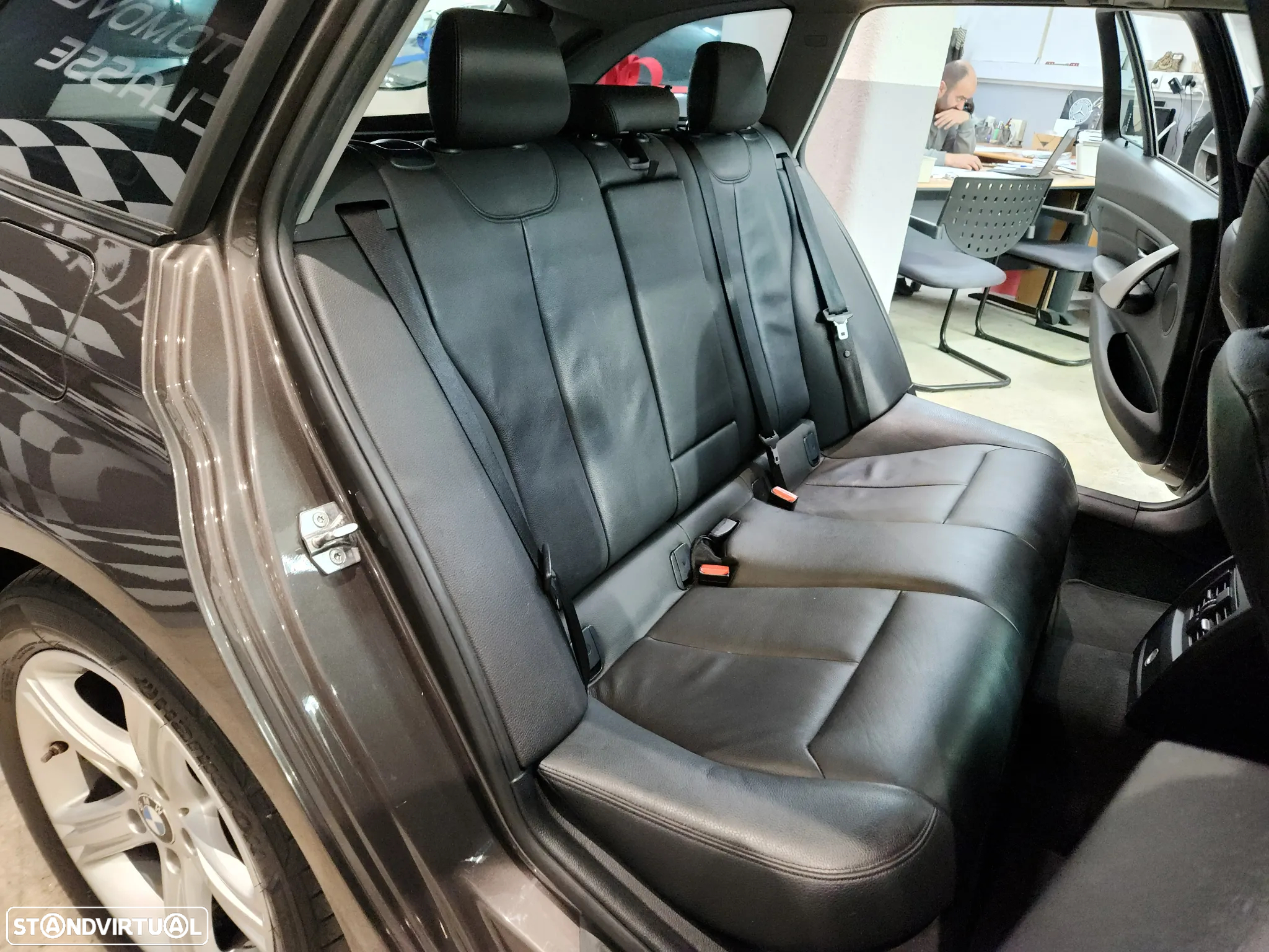 BMW 320 d Touring Aut. - 43