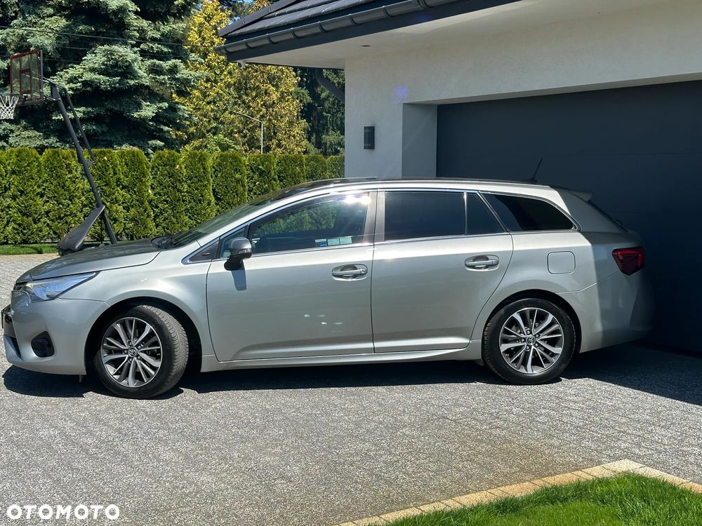 Toyota Avensis 1.8 Prestige MS - 3