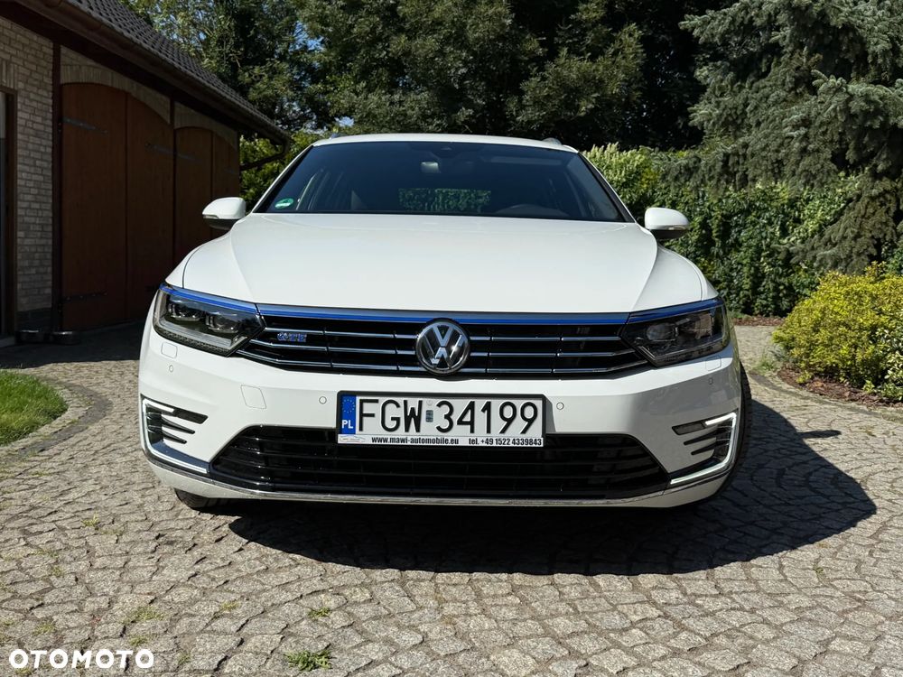 Volkswagen Passat - 2