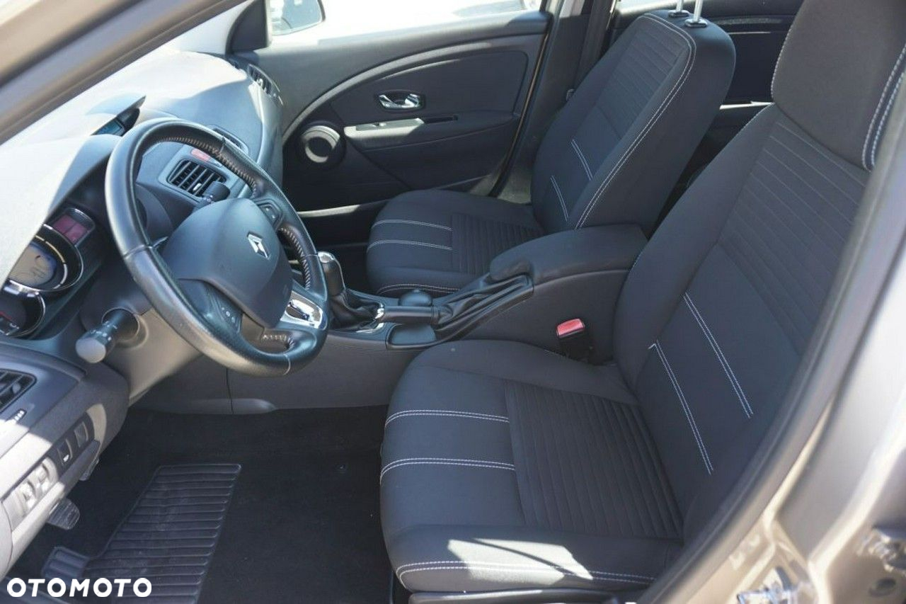 Renault Fluence 1.6 16V Limited - 9
