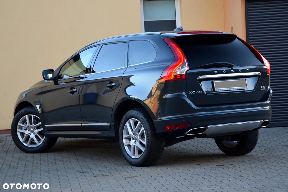 Volvo XC 60 D5 AWD Geartronic Momentum - 10