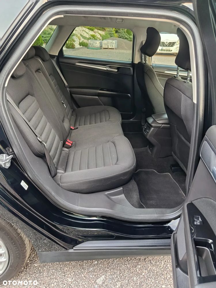 Ford Mondeo - 29
