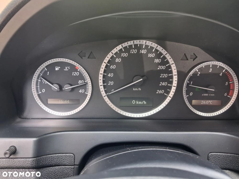 Mercedes-Benz Klasa C 200 CDI Classic - 19