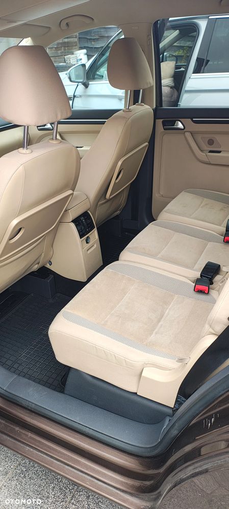 Volkswagen Touran 2.0 TDI DPF Comfortline DSG - 9