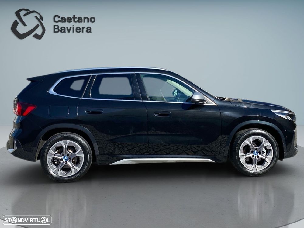 BMW iX1 eDrive20 xLine - 22