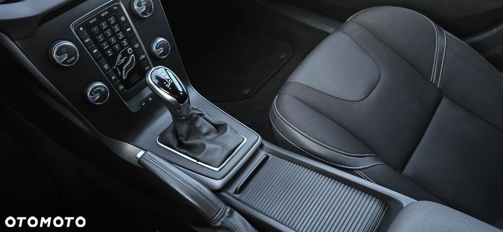 Volvo V40 D2 Geartronic Momentum - 38