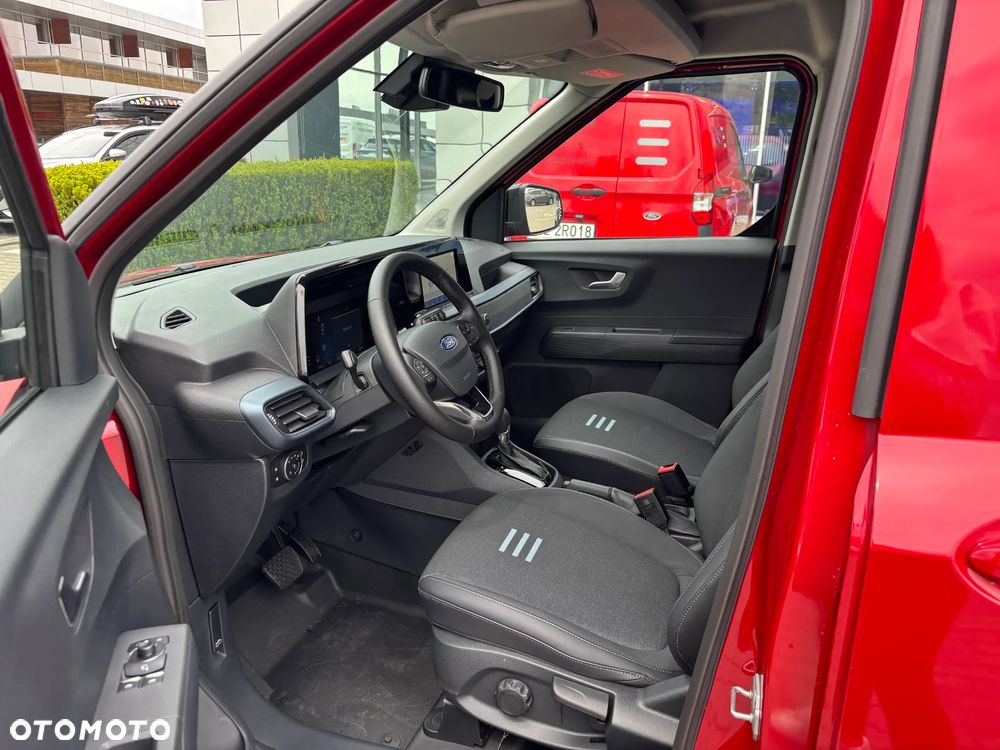 Ford Transit Courier - 13