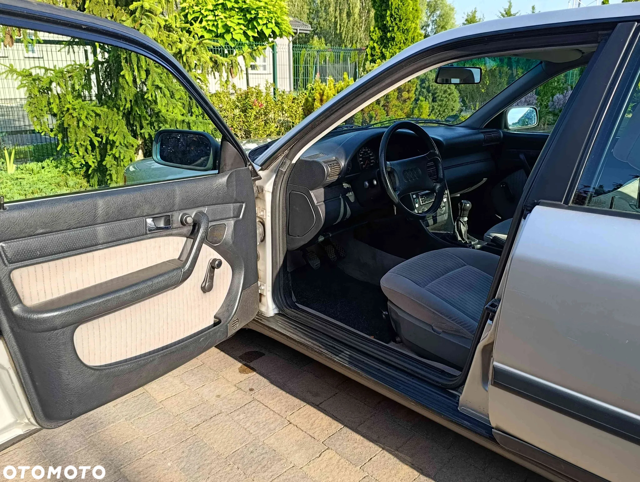 Audi 100 2.0 E - 14