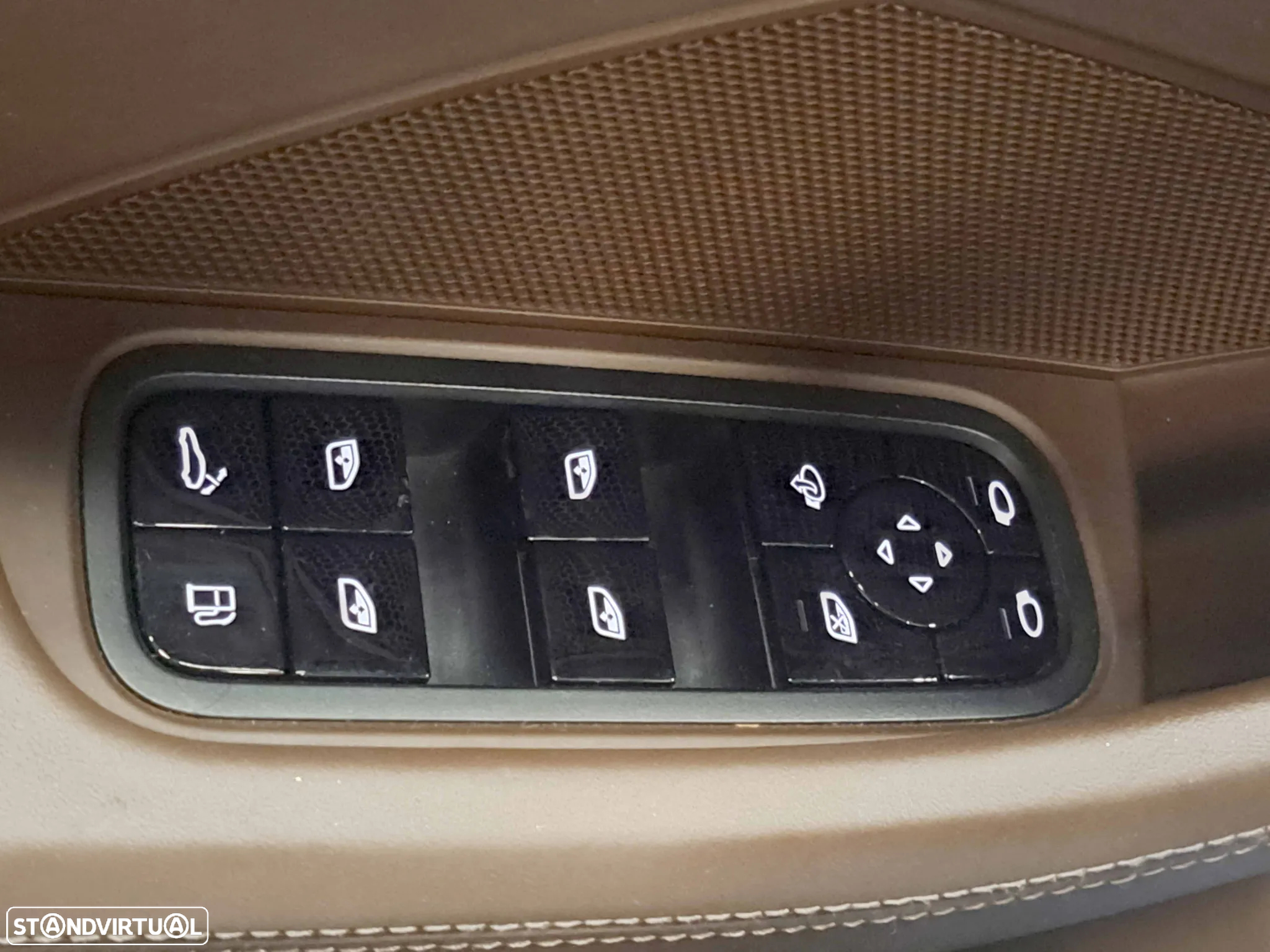Porsche Panamera 4 E-Hybrid - 11